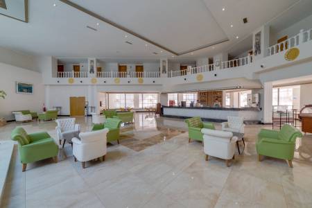 THE HOLIDAY RESORT HOTEL Lobby